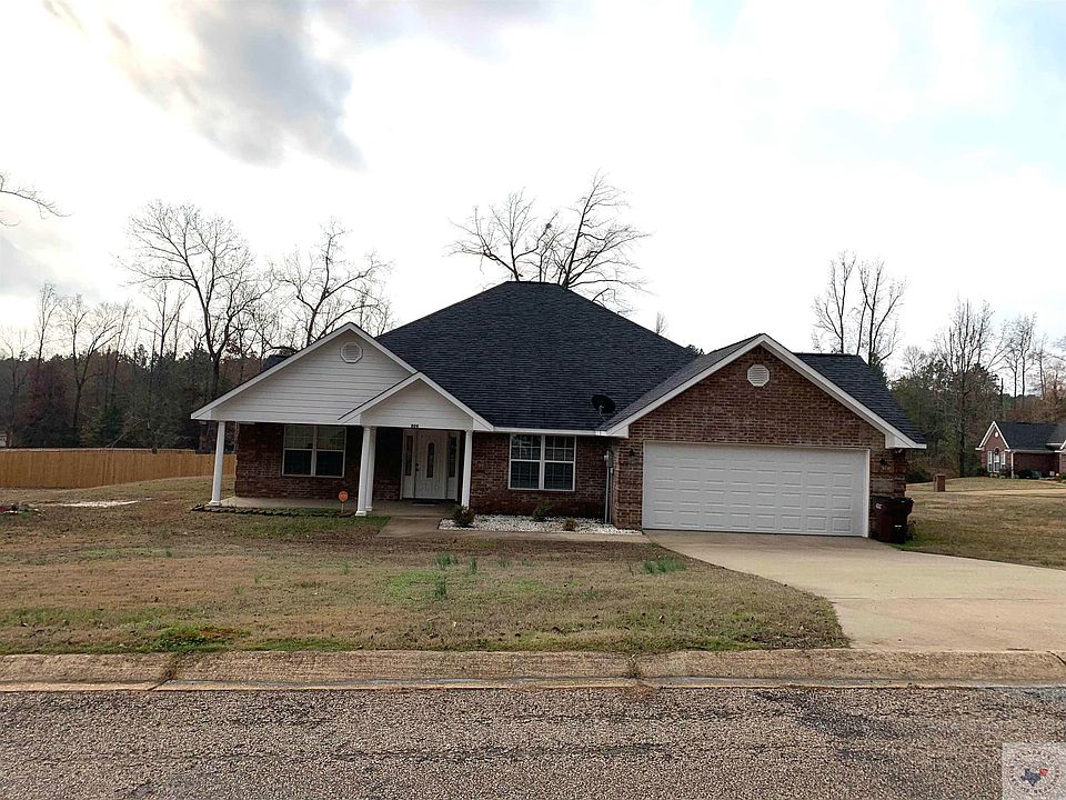 1st image of 804 Willow Oak Dr