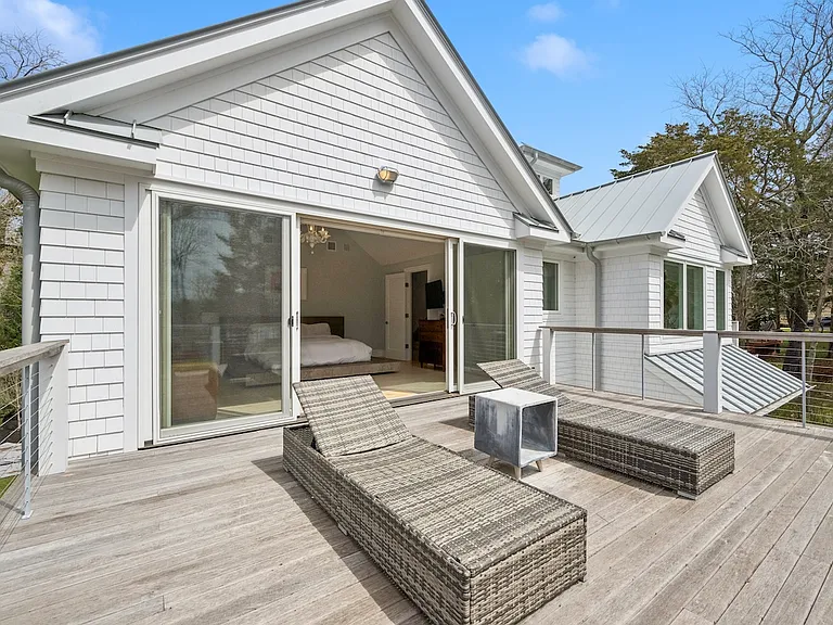 9 S Harbor Dr — Photo 21