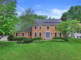 6002 Fredericksburg Ln, Madison, WI 53718