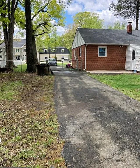 6438 Windham Ave — Photo 2