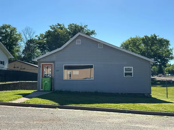 317 S 7th St, Cornell, WI 54732