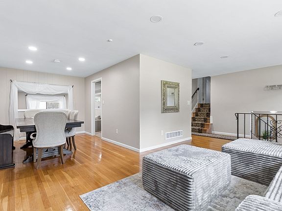 5th image of 27 Lyman Rd