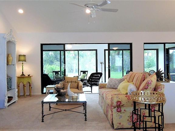 4th image of 4842 SW Aberdeen Cir