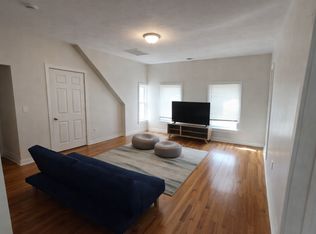 64 Chase Ave APT 2, Webster, MA 01570
