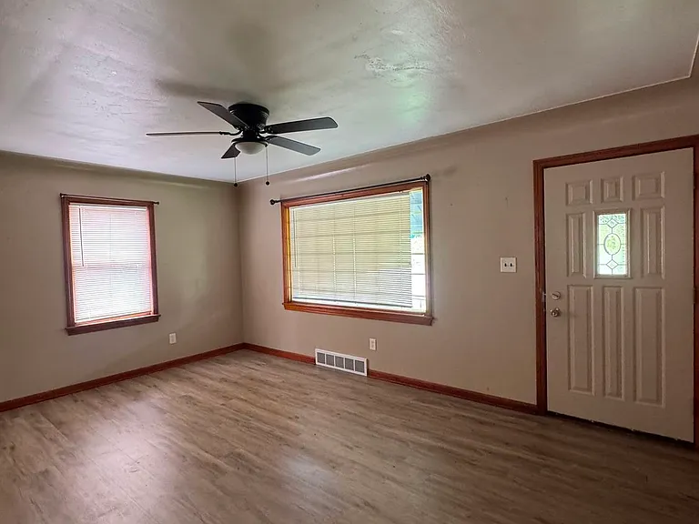 211 N Belle Vista Ave — Photo 6