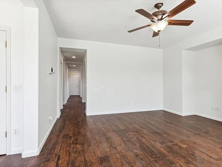 5409 Banfield Dr — Photo 8