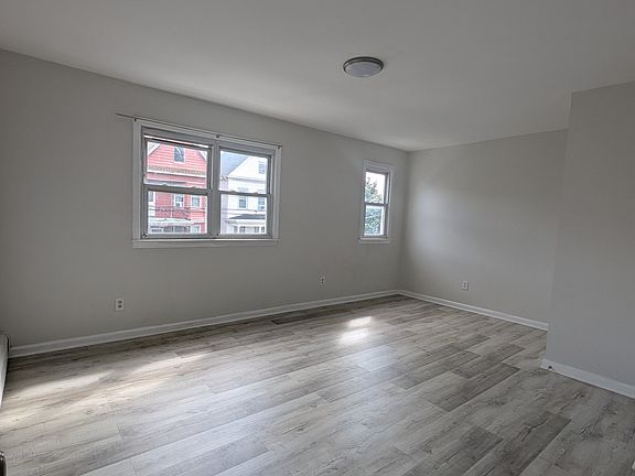 5th image of 933 Anna St #2A