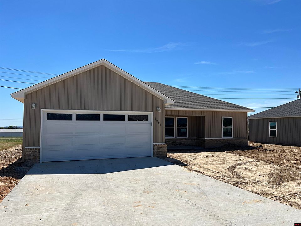 1st image of 1084 Ozark Ave