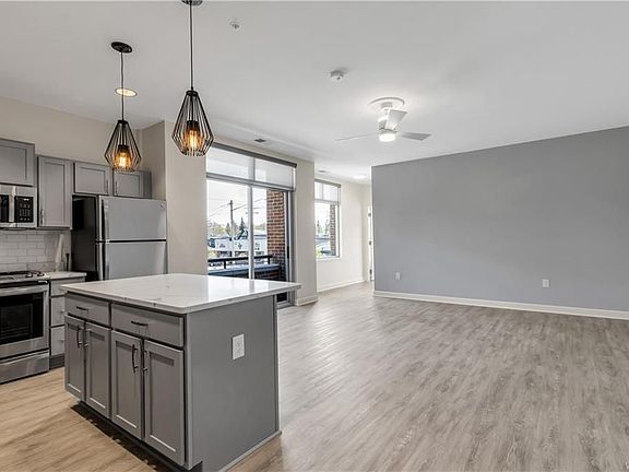 4th image of 5712 Main St Unit 4