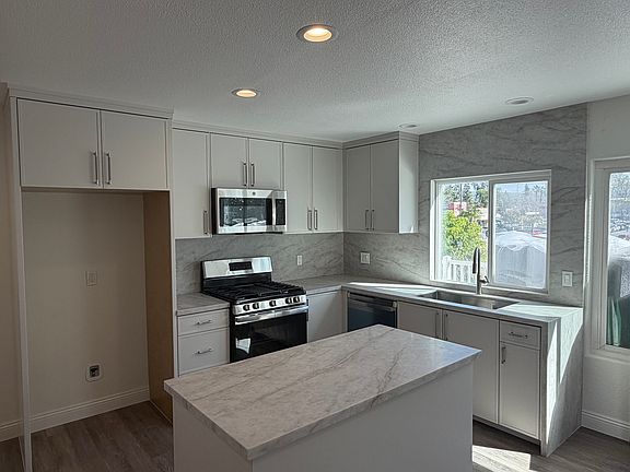 3rd image of 4946 Liverpool St #4958