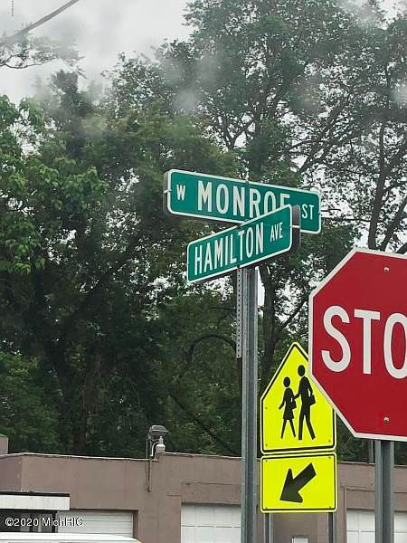 2nd image of 517 W Monroe St