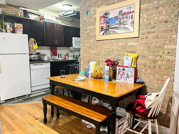 4th image of 4744 N Whipple St #B