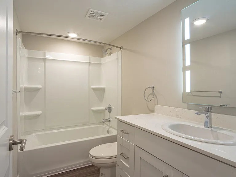 Hillside Apartments — Photo 11