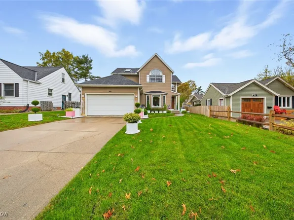 360 Kenilworth Rd, Bay Village, OH 44140