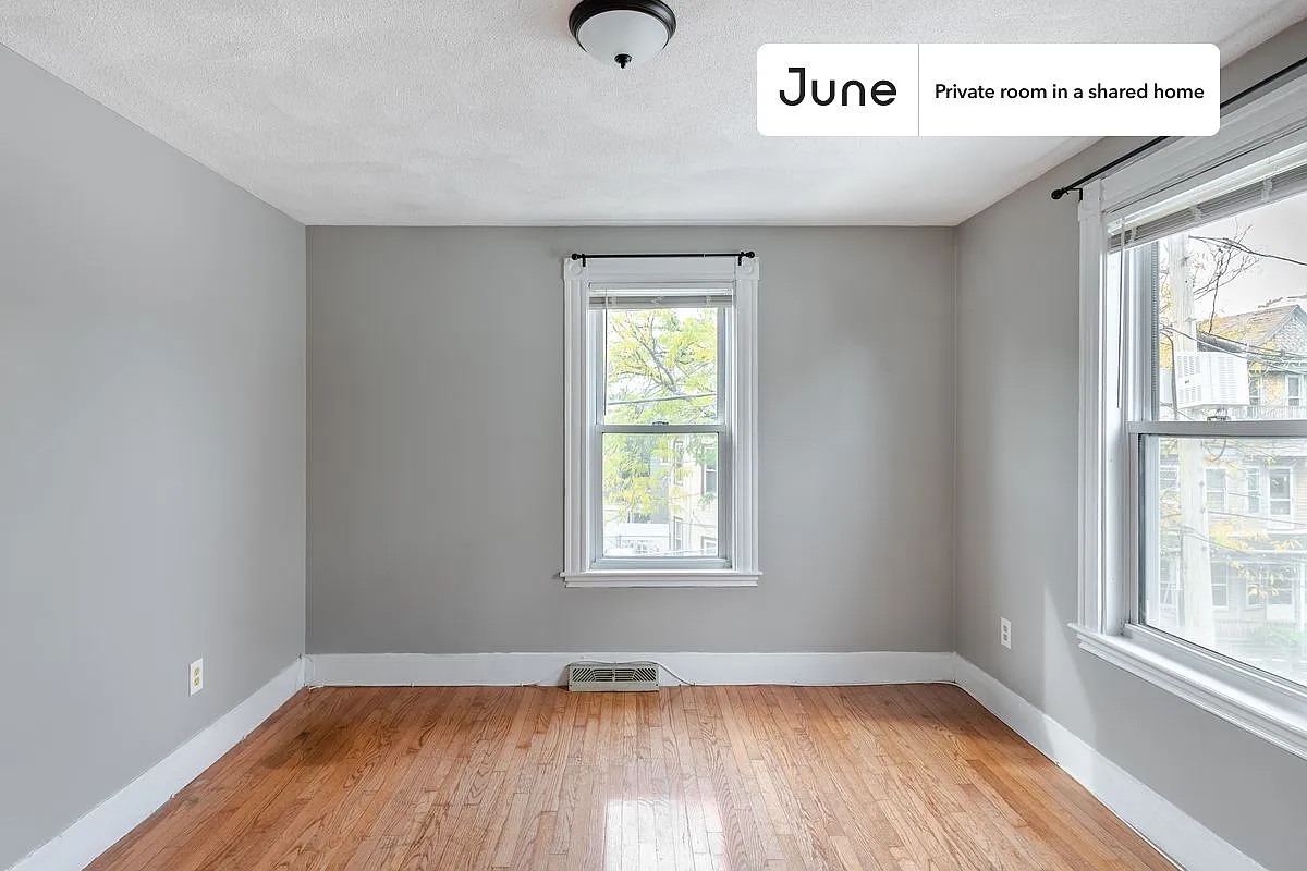 Full bedroom in 6 bed/1.5 bath home in Somerville #1578 A — Photo 3