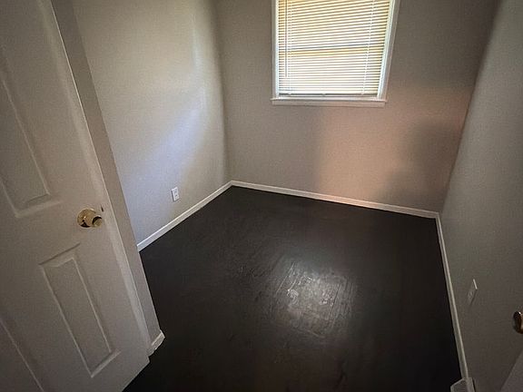 4th image of 10650 Dunkeld Cir