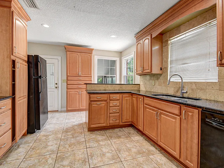 5304 Attleboro St — Photo 14