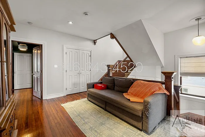 2924 Harrison St — Photo 42