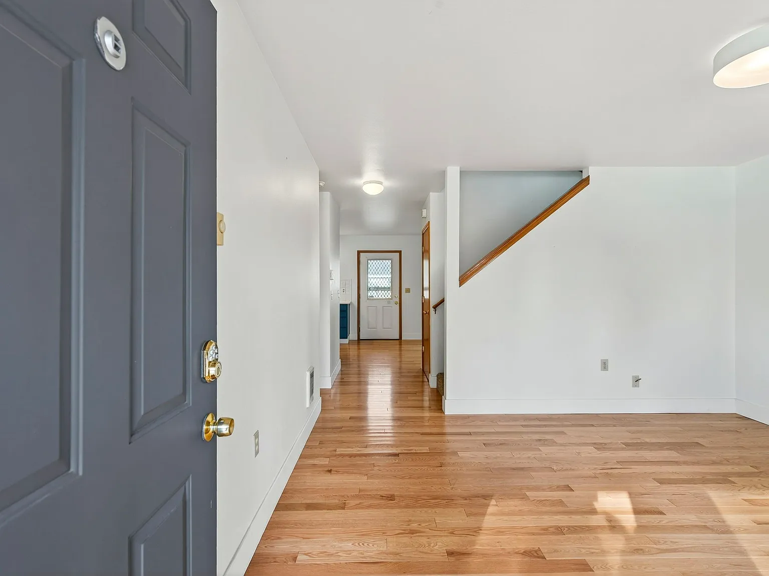 3 bed, 1400 sqft, $2,950 — Photo 4