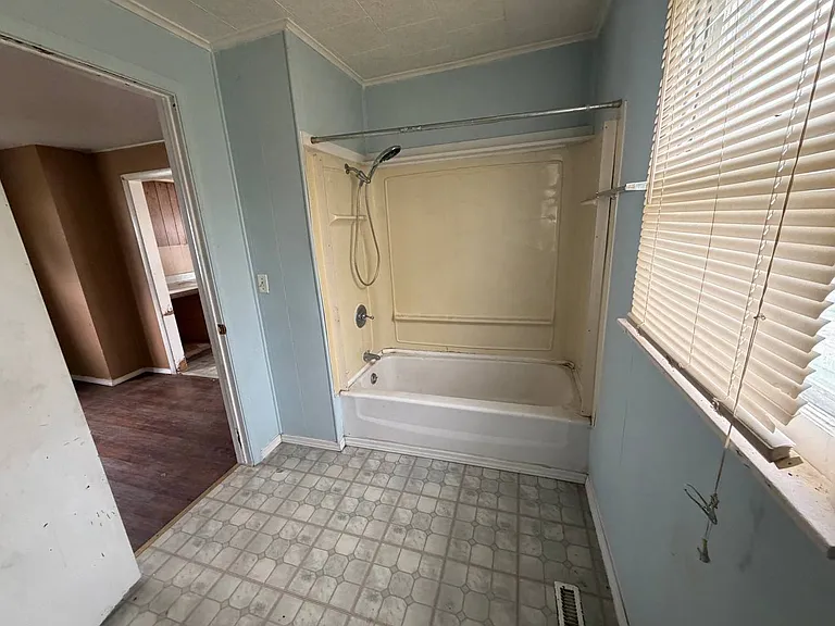 602 18th Ave — Photo 32