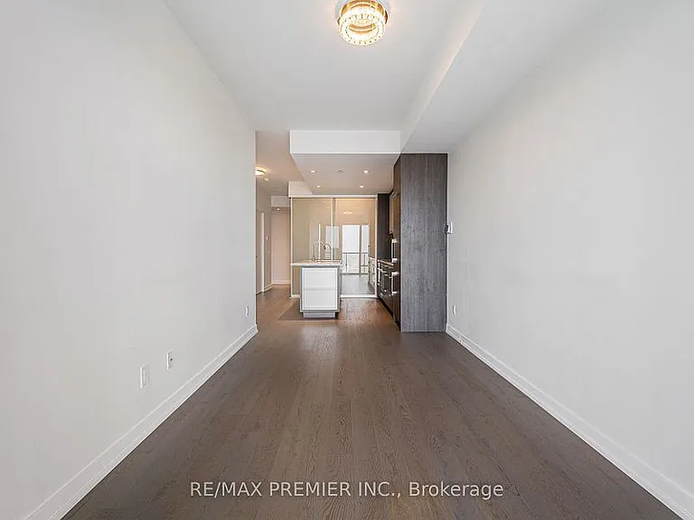 488 University Ave #3201 — Photo 9