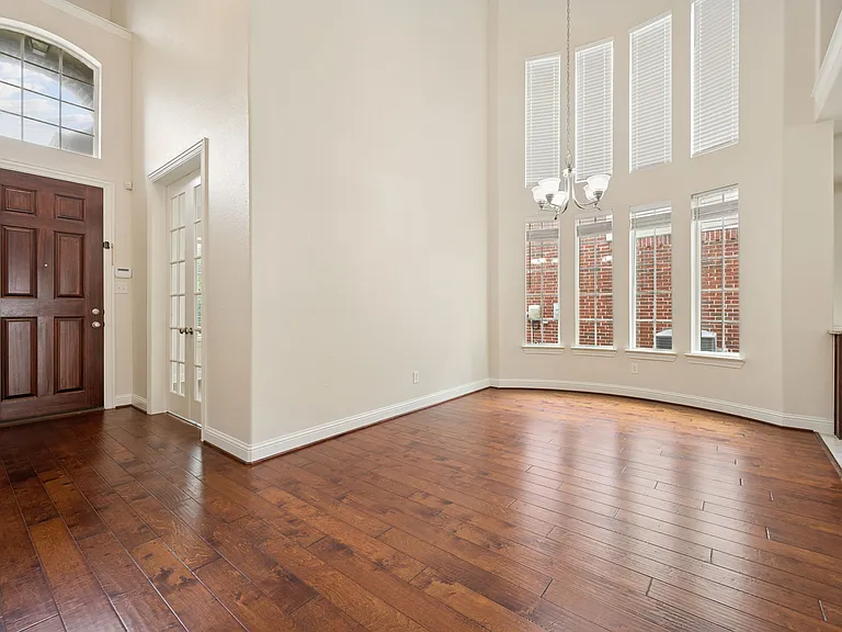 9813 Karlovich Dr — Photo 34