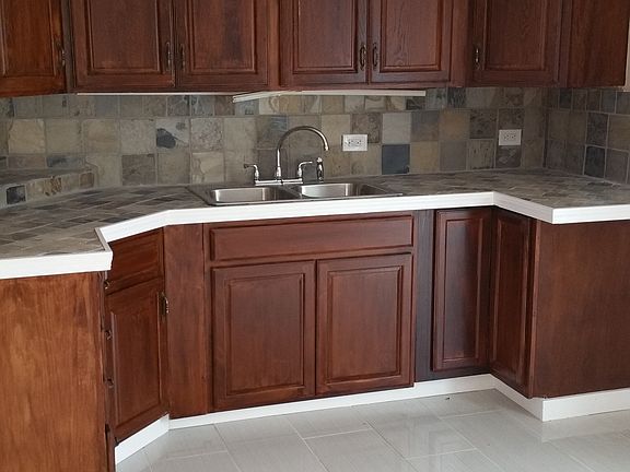 5th image of 219 Grant Dr