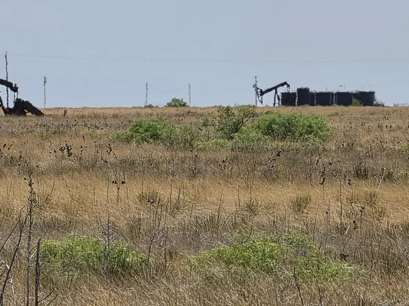 Monaco Rd, Levelland, TX 79336
