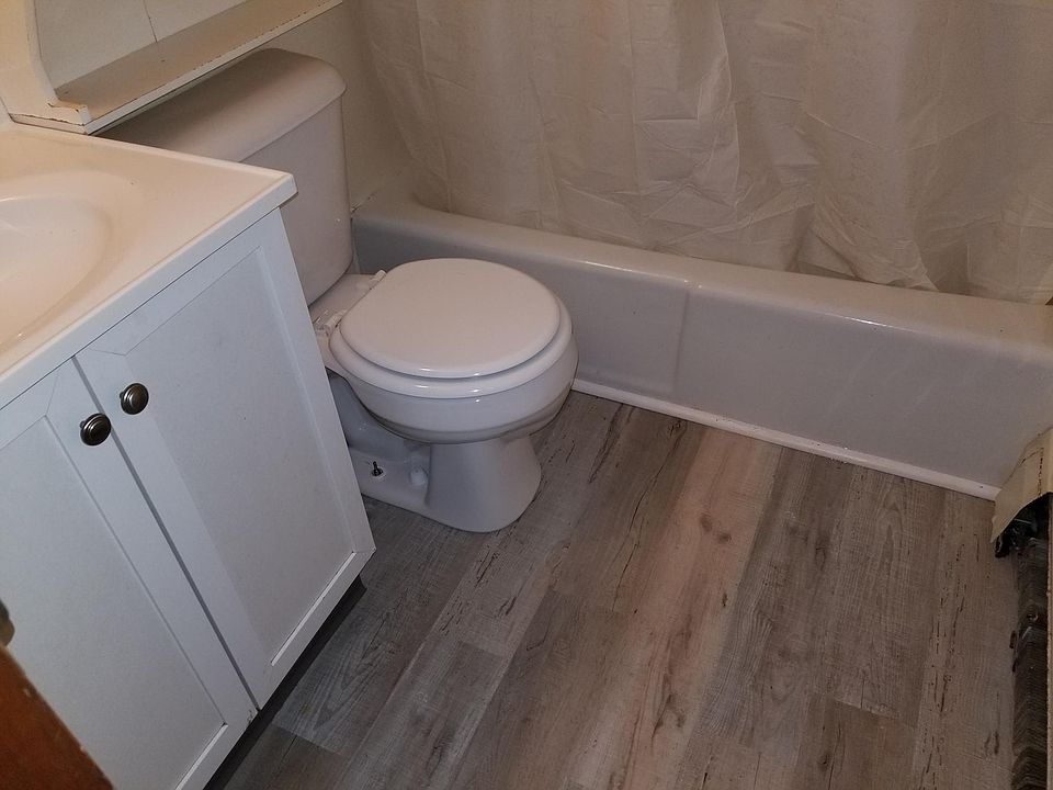 2nd image of 612 N Center St APT 1