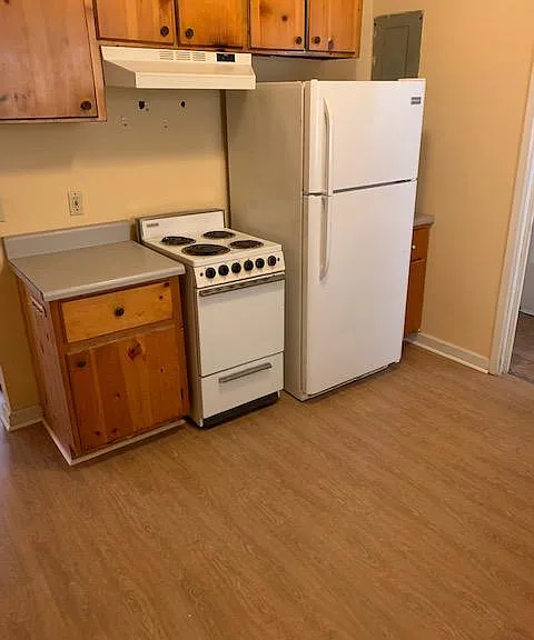 320 Fraser Cir #6 — Photo 4