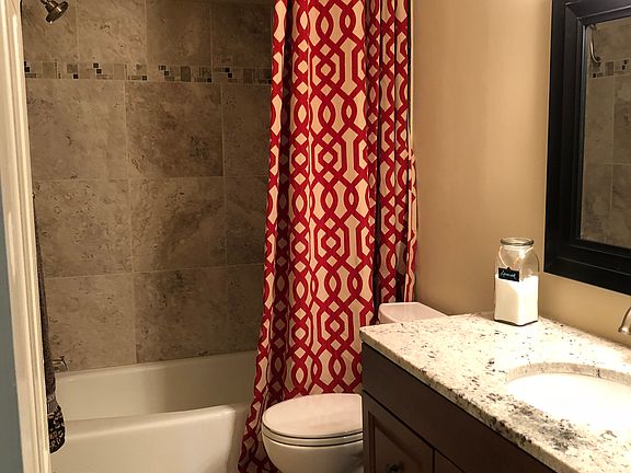 bath w/new tiles and granite