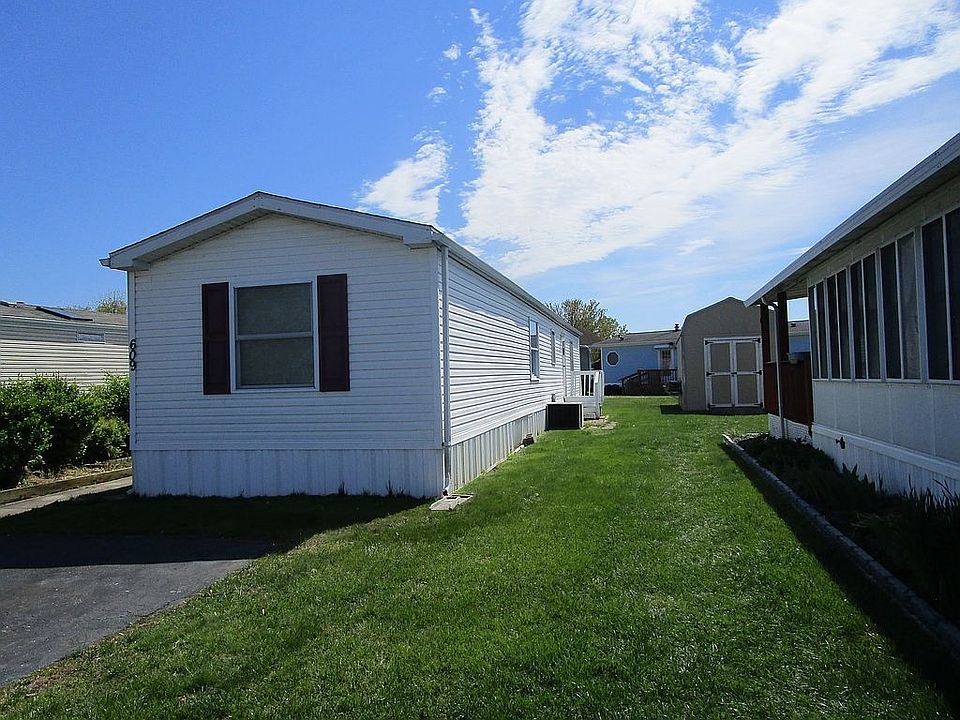 1st image of 609 S Huckleberry Ave