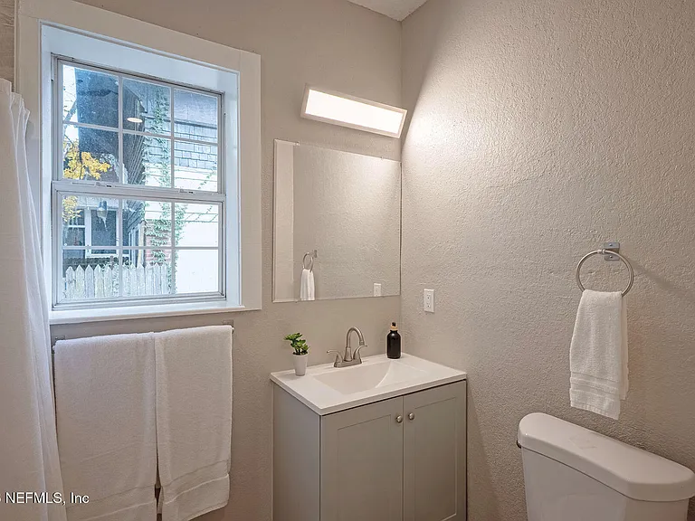 325 Alder St — Photo 38