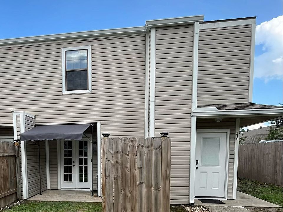 1st image of 42 Dogwood Ln