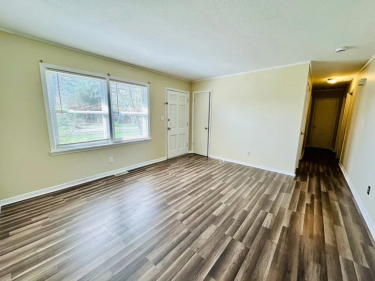 710 Latimer Ave — Photo 3