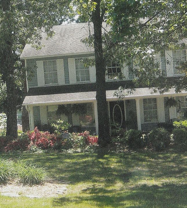 1st image of 19 Lake Oak Dr