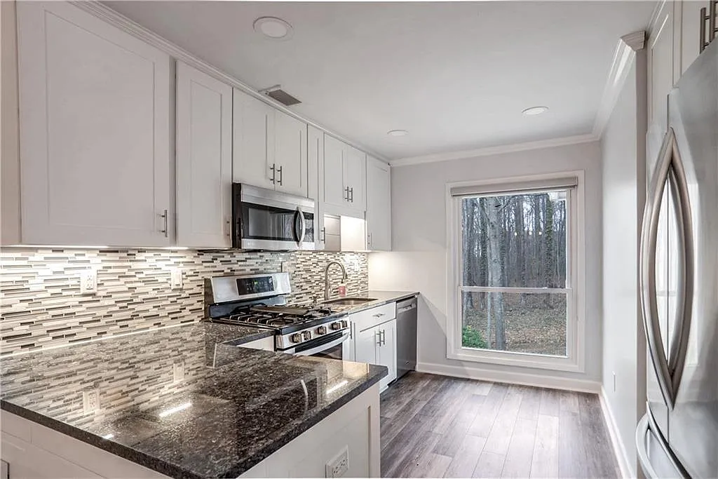 2 bed, 2.0 bath, 1332 sqft, $2,000 — Photo 4
