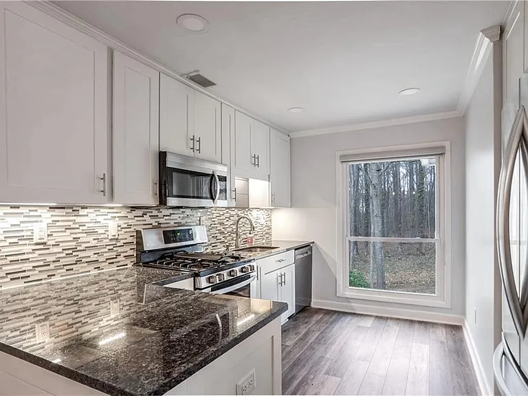 1506 Cumberland Ct SE — Photo 4