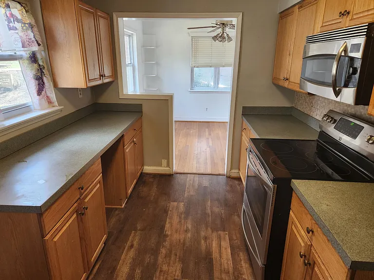 7035 Bradley Cir — Photo 6