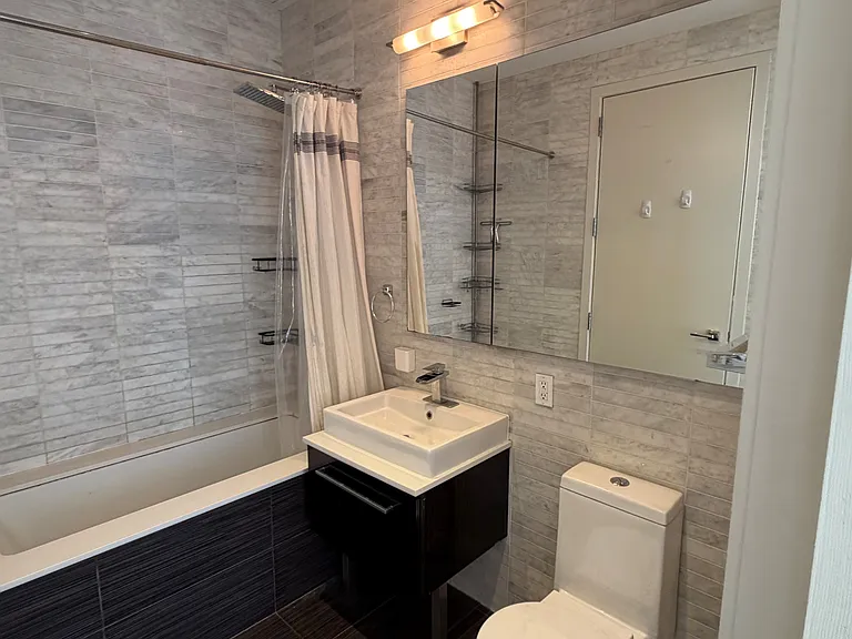 135 N 11th St #2D — Photo 8
