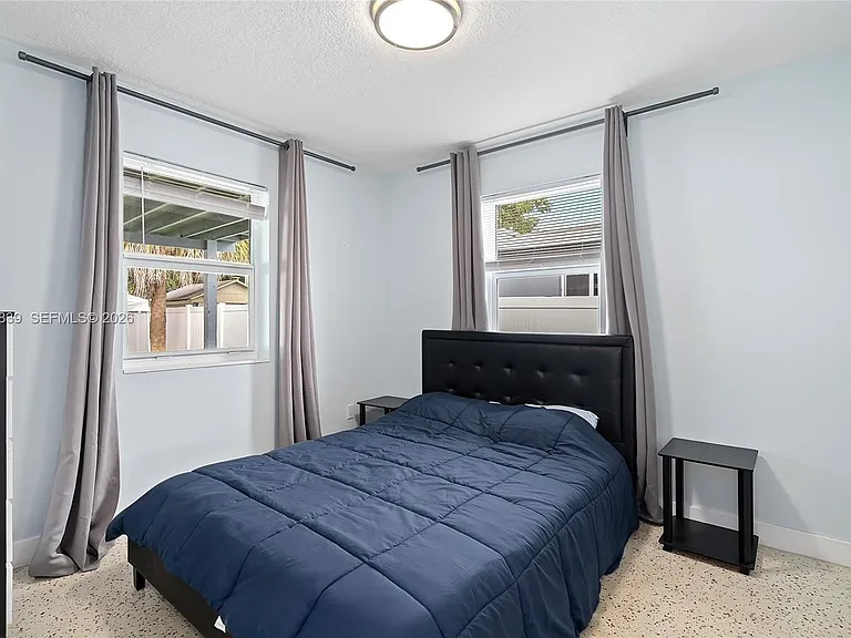 644 SW 7th Ct — Photo 27
