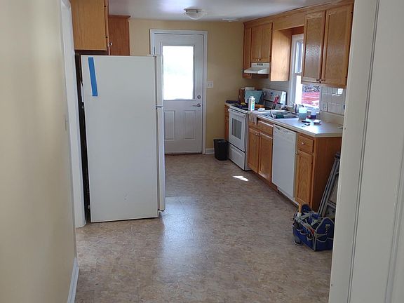 hallway, eating area and kitchen
