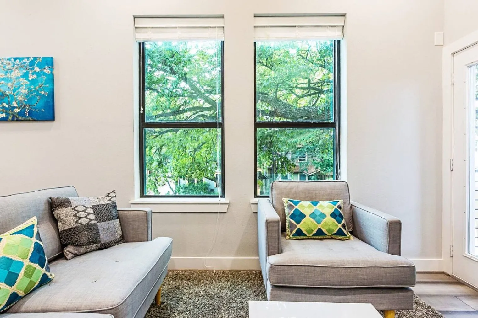 7 bed, 6.0 bath, $11,340 — Photo 2