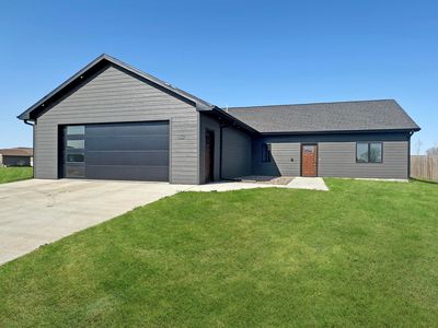 2541 Prairie Eagle Cir, Huron, SD, 57350