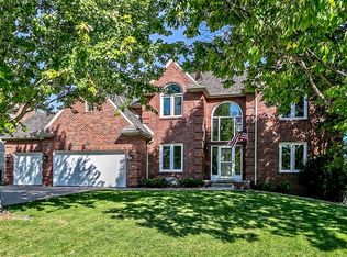 16626 Leavenworth St, Omaha, NE 68118