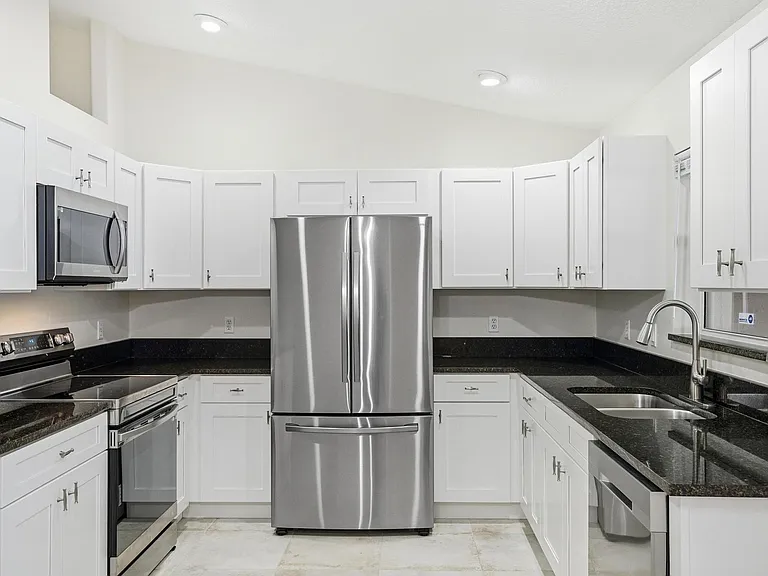 57 Raintree Pl #B — Photo 18