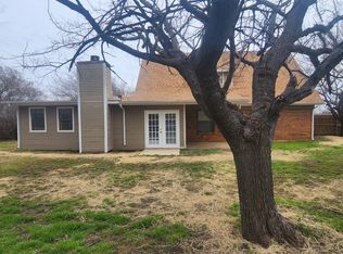 6732 Plantation Rd, Forest Hill, TX 76140