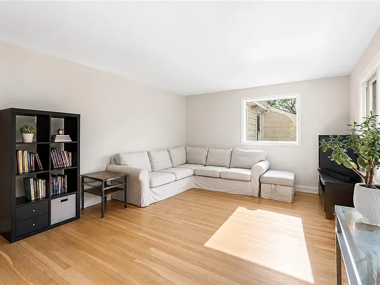 5 Interlocken Rd — Photo 8