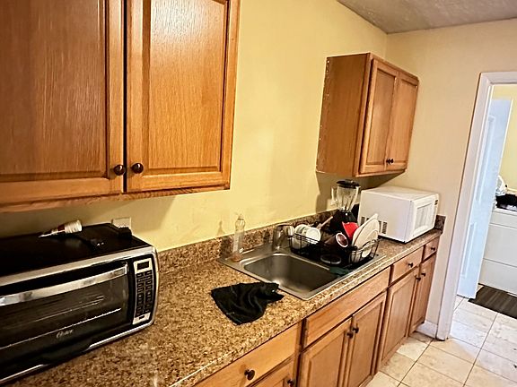 5th image of 4114 N Butler Ave