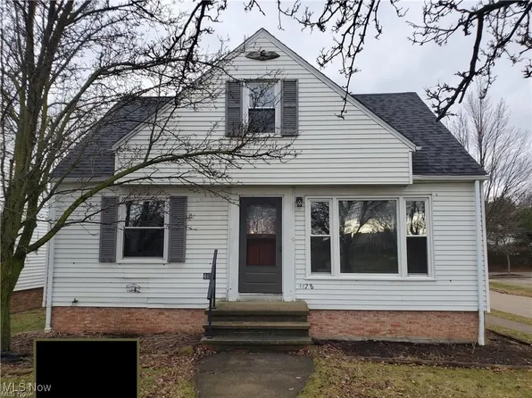 4678 Ridge Rd, Brooklyn, OH 44144
